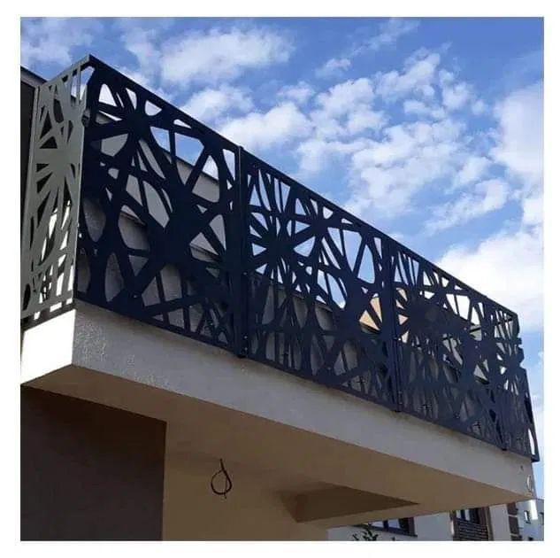 Balustrade metalice moderne pentru siguranță și design estetic